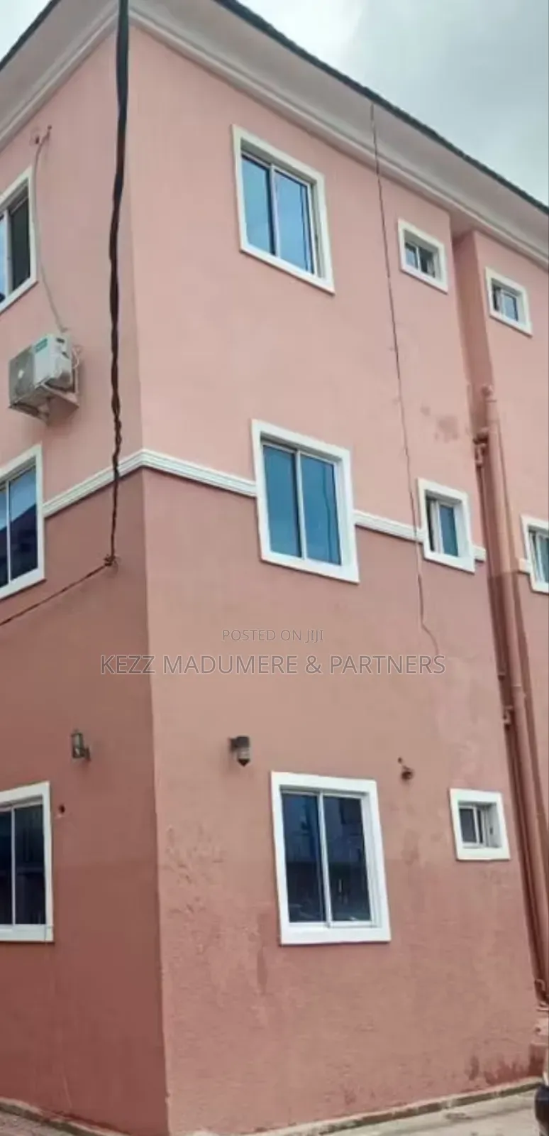 6bdrm Block of Flats in Uratta Road Mcc for sale