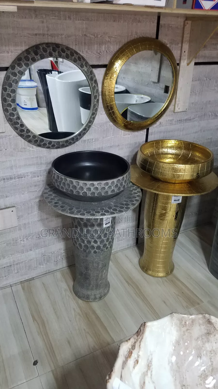 Luxury Pedestal Wash Basin With Matching Decorative Mirror Set