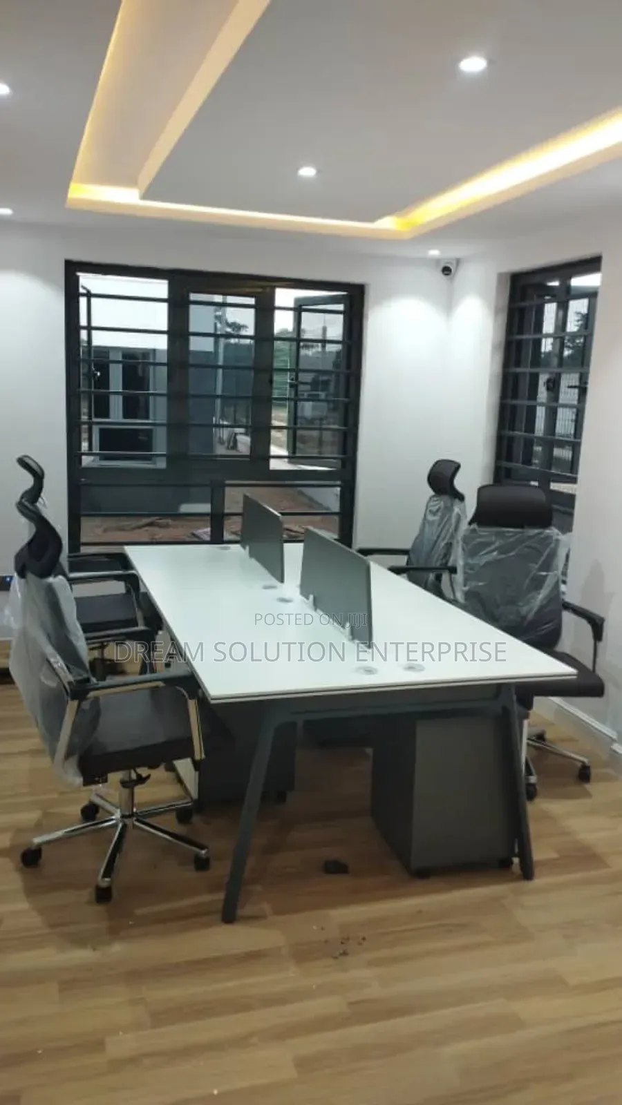By 4 Workstation With Movable Drawer