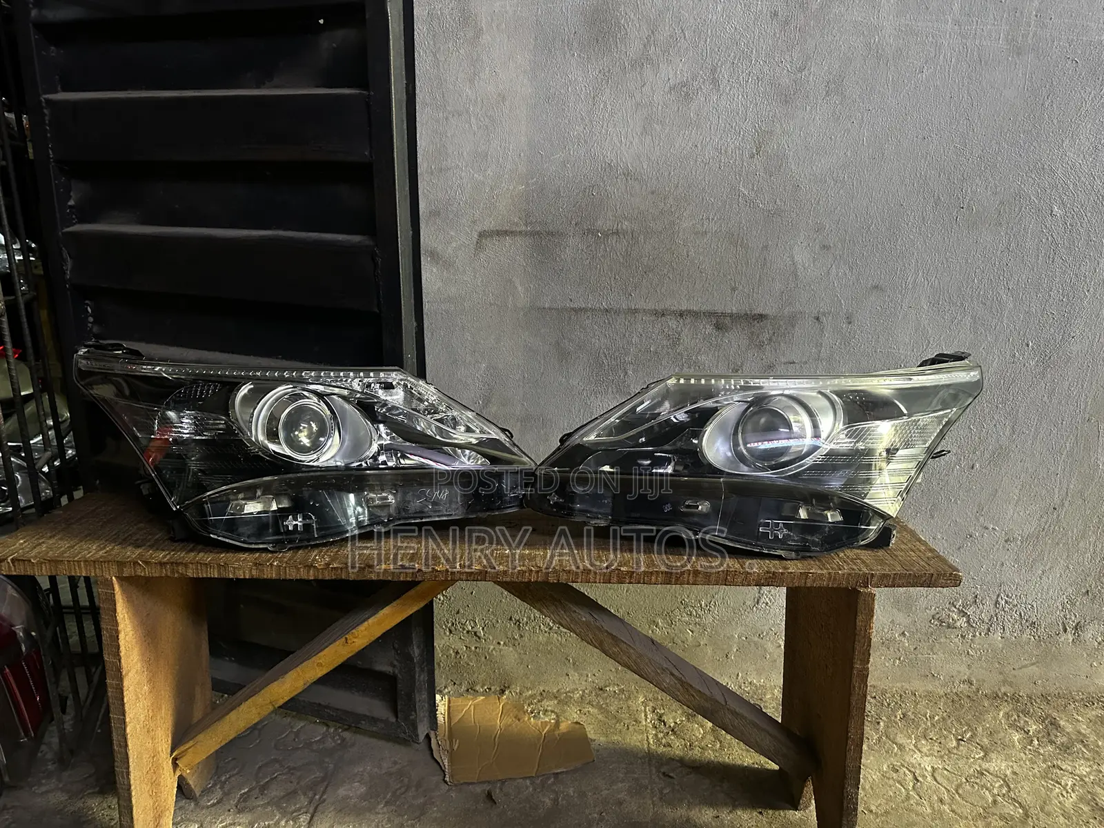 Set Headlamp Avensis 2015