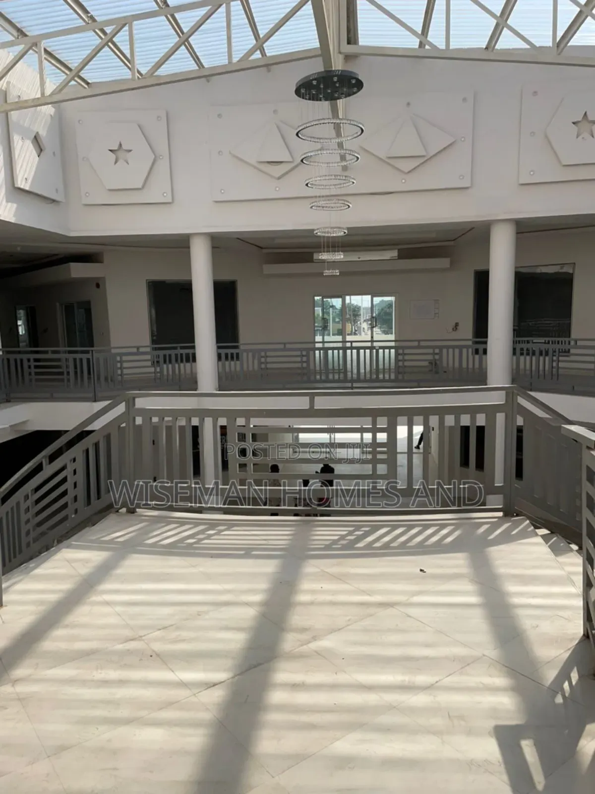 Sharp Clean Shop Space for Rent