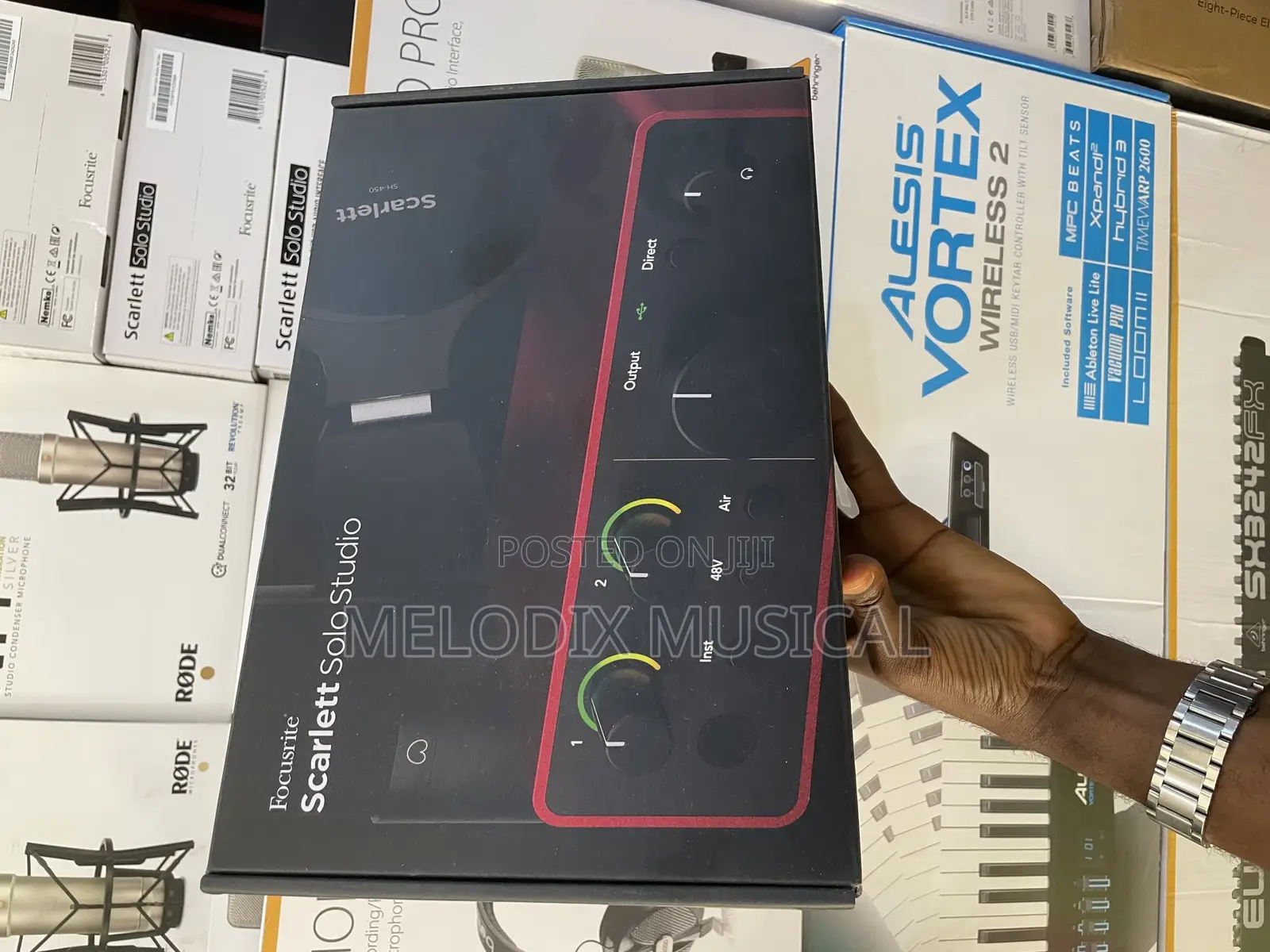 Focusrite Solo 4th Gen. Studio Bundle