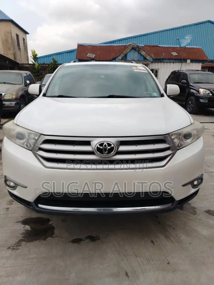 Toyota Highlander Limited 2011 White