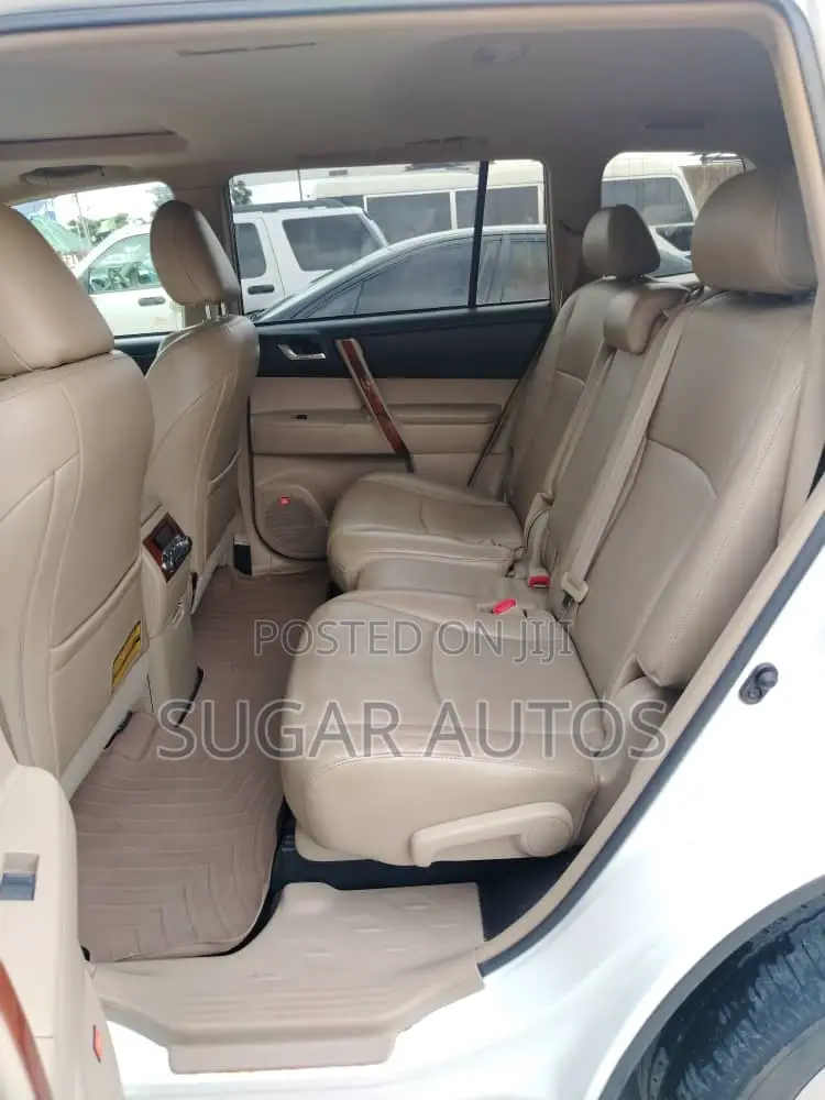 Toyota Highlander Limited 2011 White