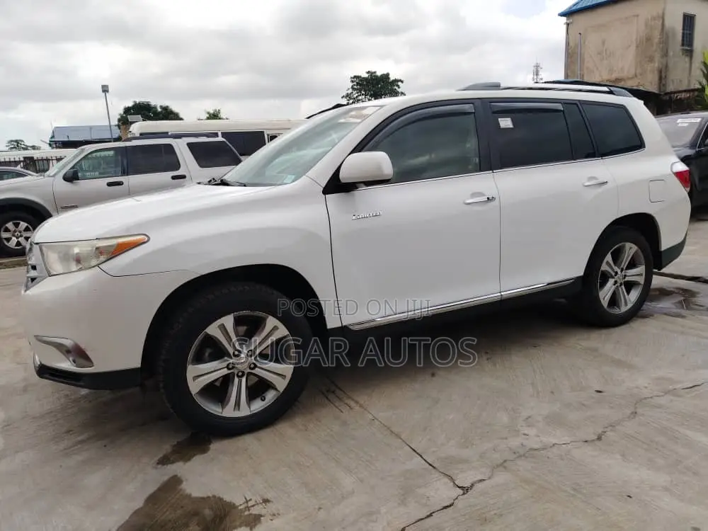 Toyota Highlander Limited 2011 White