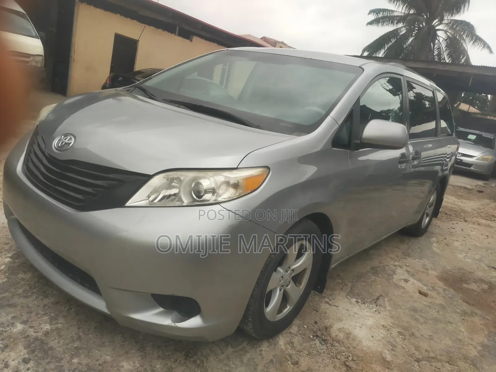 Toyota Sienna 2012 Silver