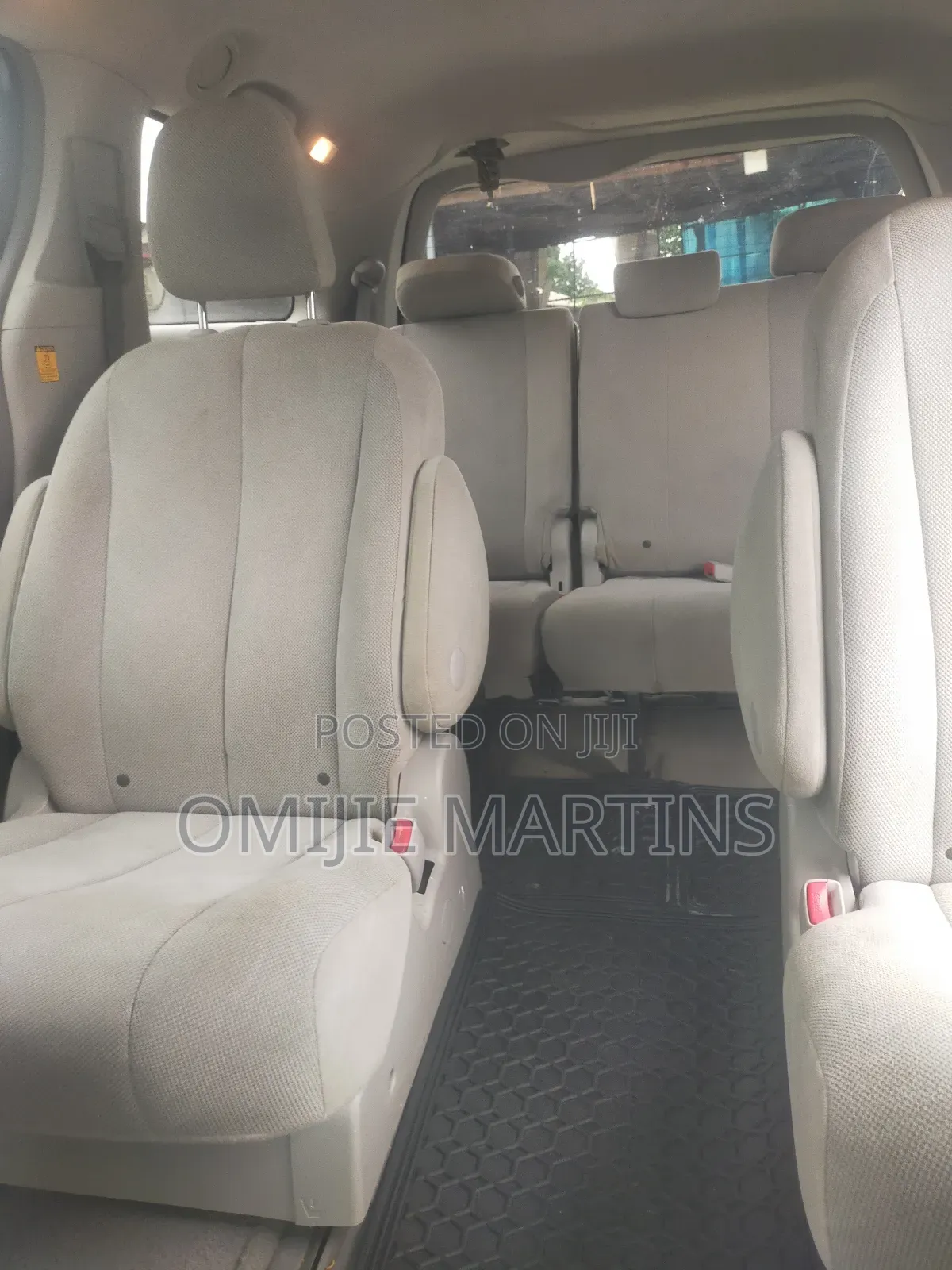Toyota Sienna 2012 Silver