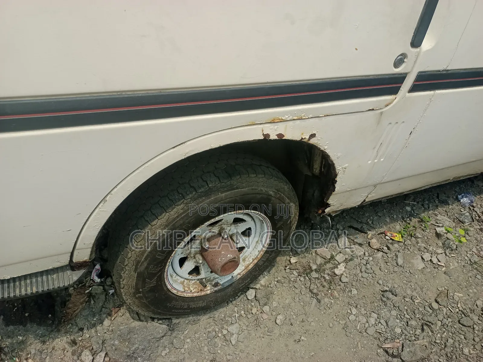 Isuzu Std 3940 2000 White