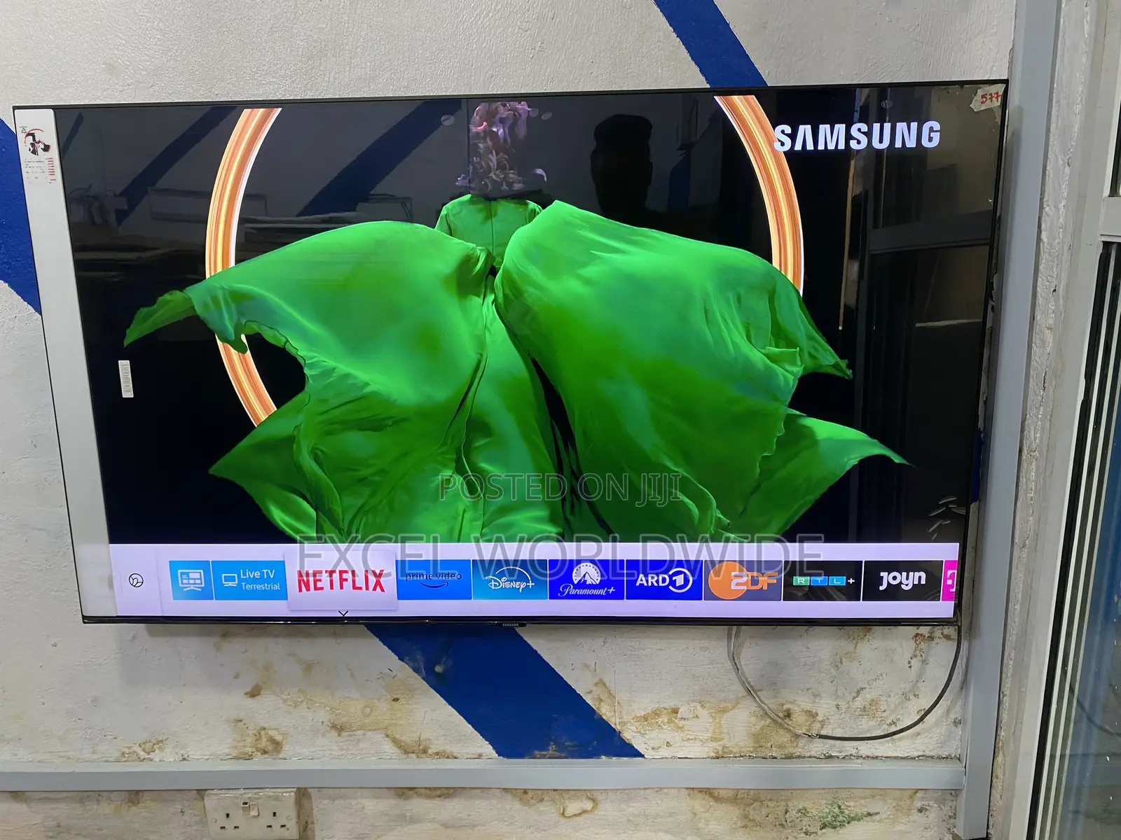 Samsung Smart Q70r Smart Tv 55”Inches Qled Swith Direct Full 8 Times