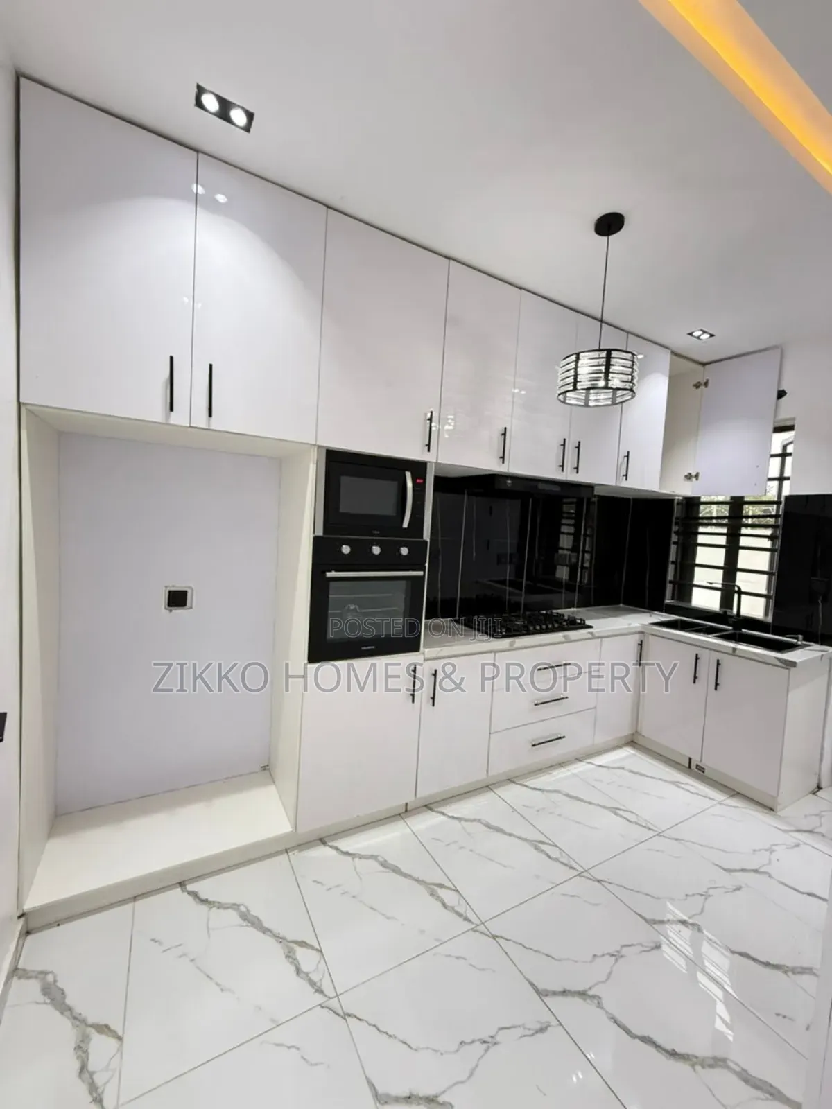3bdrm Townhouse/Terrace in Ajah, Lekki for sale