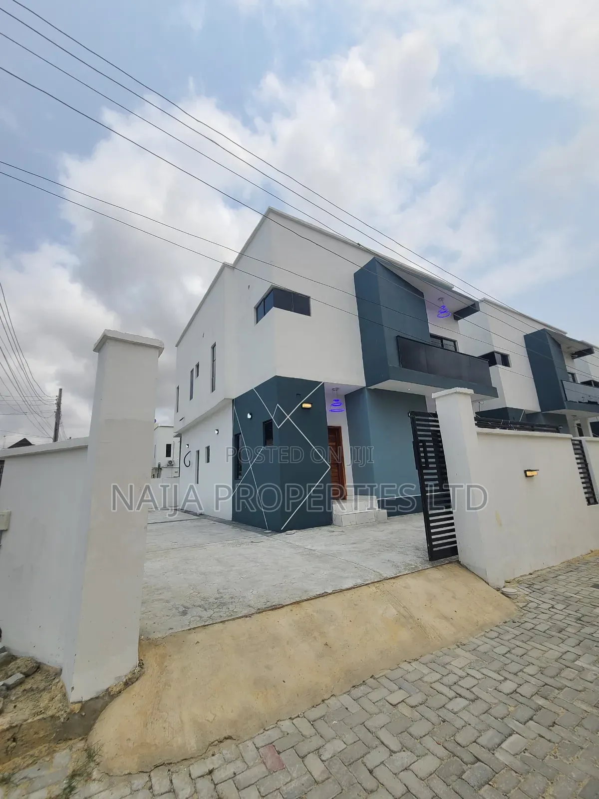 4bdrm Duplex in Sangotedo for sale