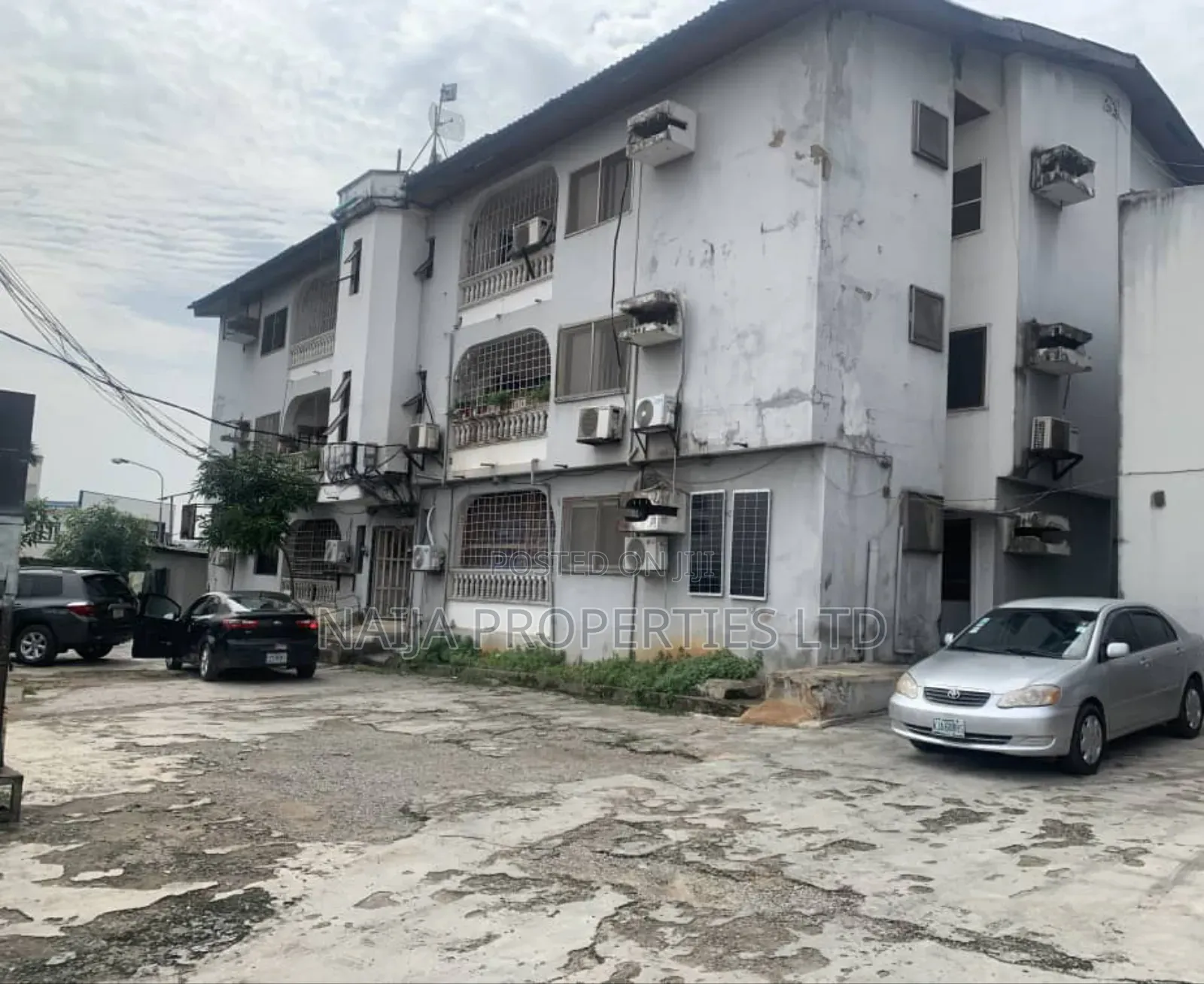 3bdrm Block of Flats in Maryland Estate for sale