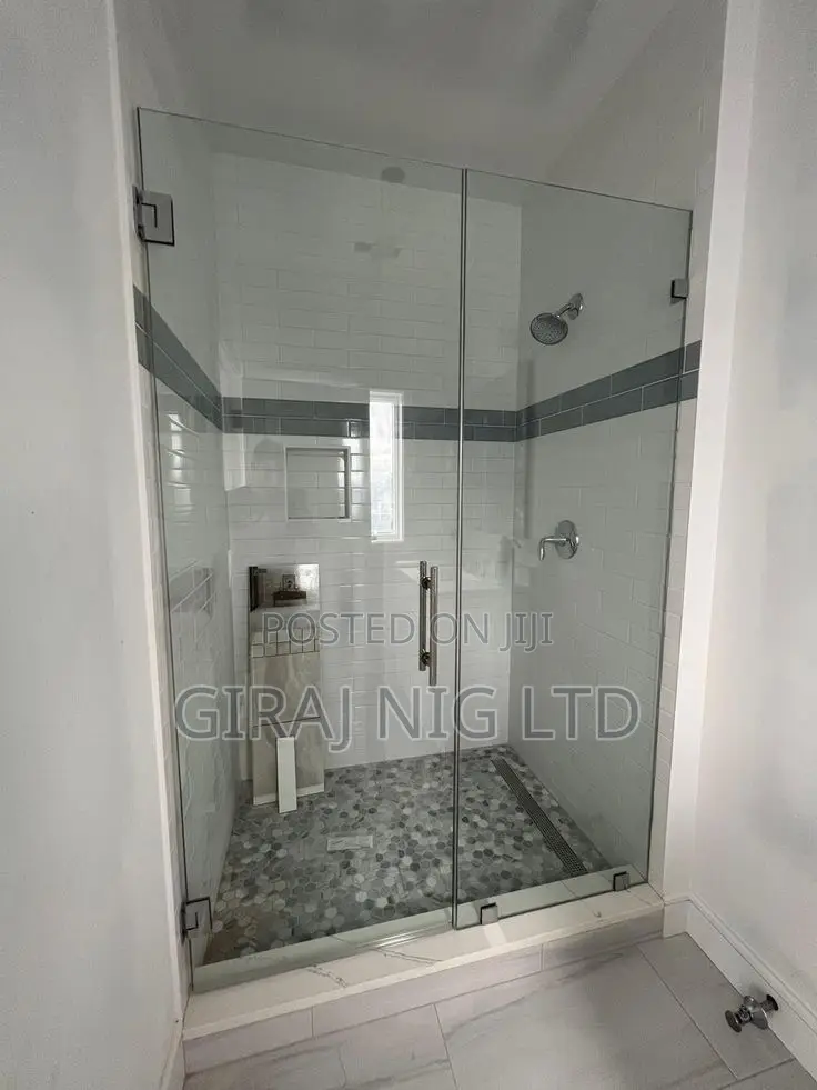 Hinged Shower Cubicle Using Quality Materials