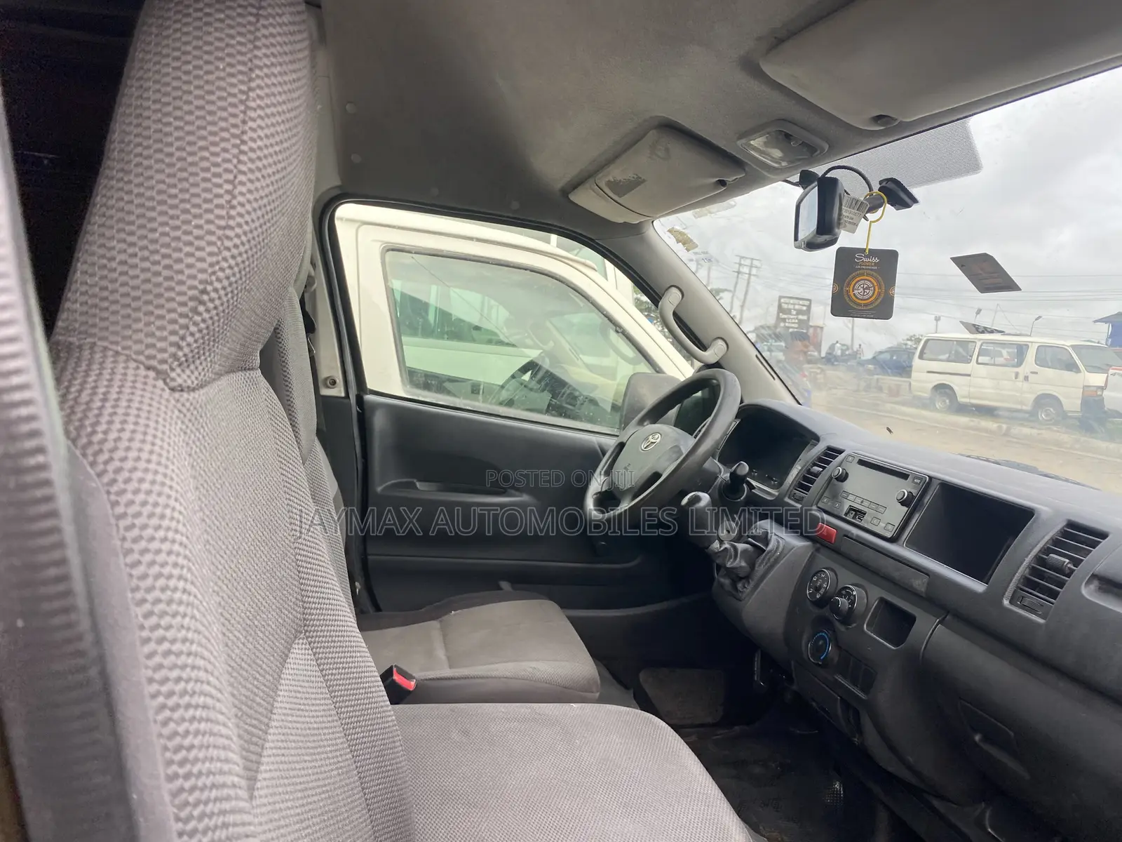 Toyota HiAce 2015 Brown
