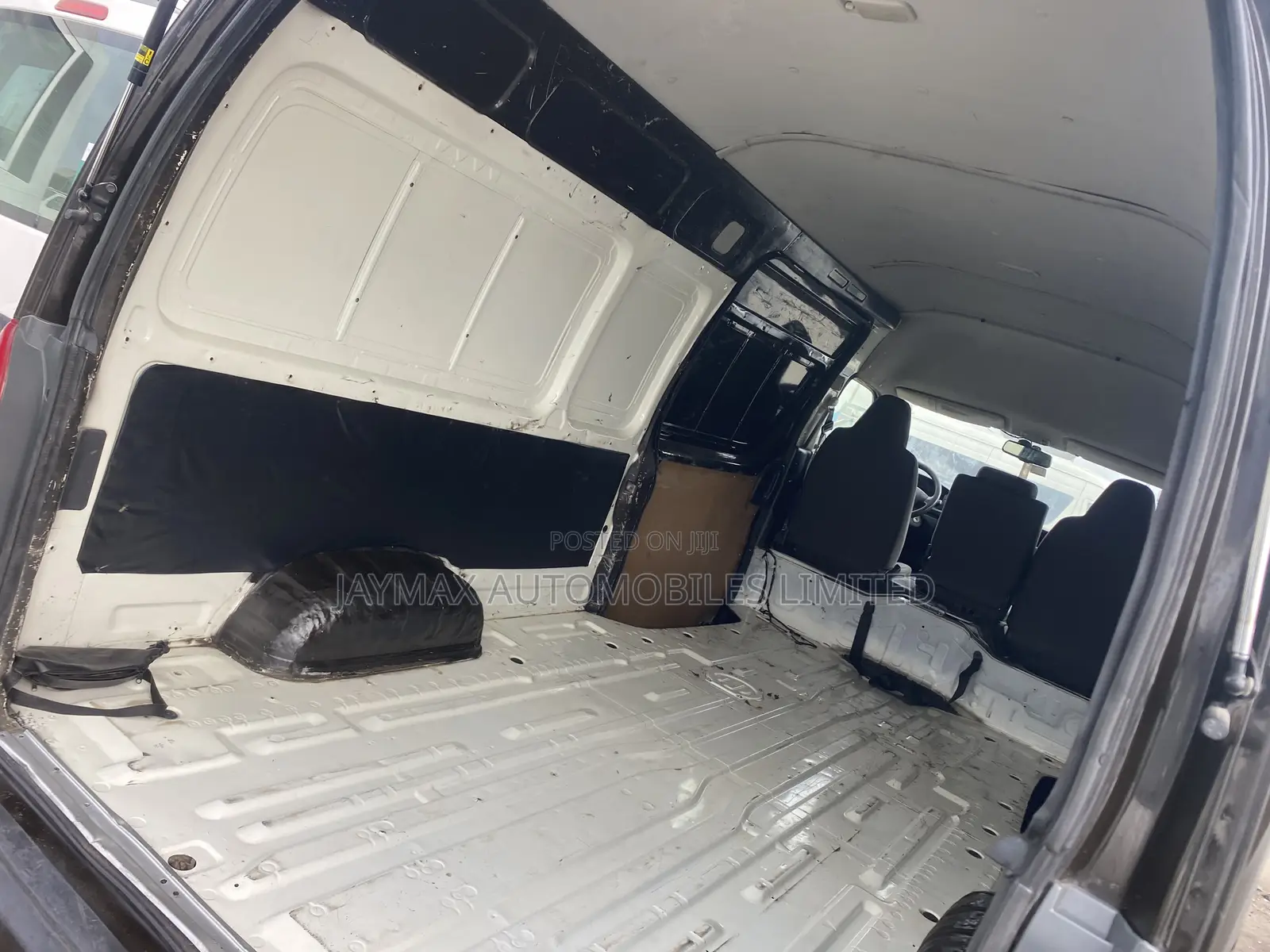 Toyota HiAce 2015 Brown