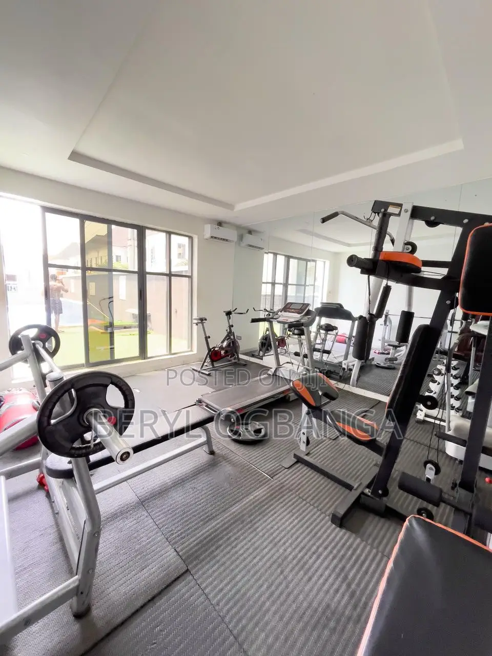 24hrs Light,Pool and Gym - Weekly Room
