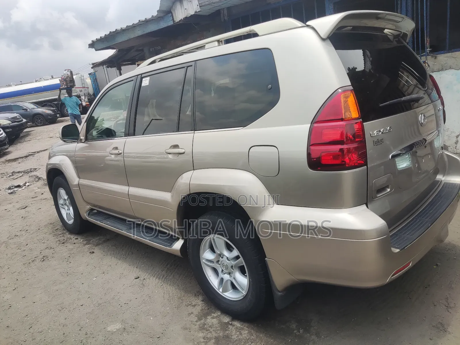 Lexus GX 470 Sport Utility 2006 Gold