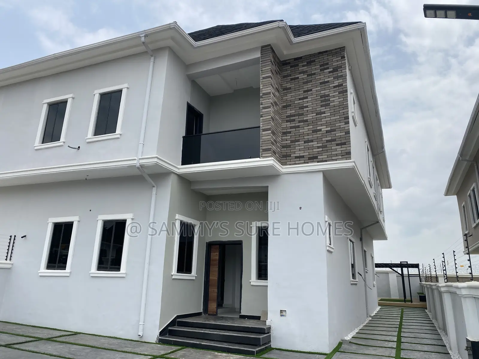 4bdrm Duplex in Efab Queens Estate, Gwarinpa for sale