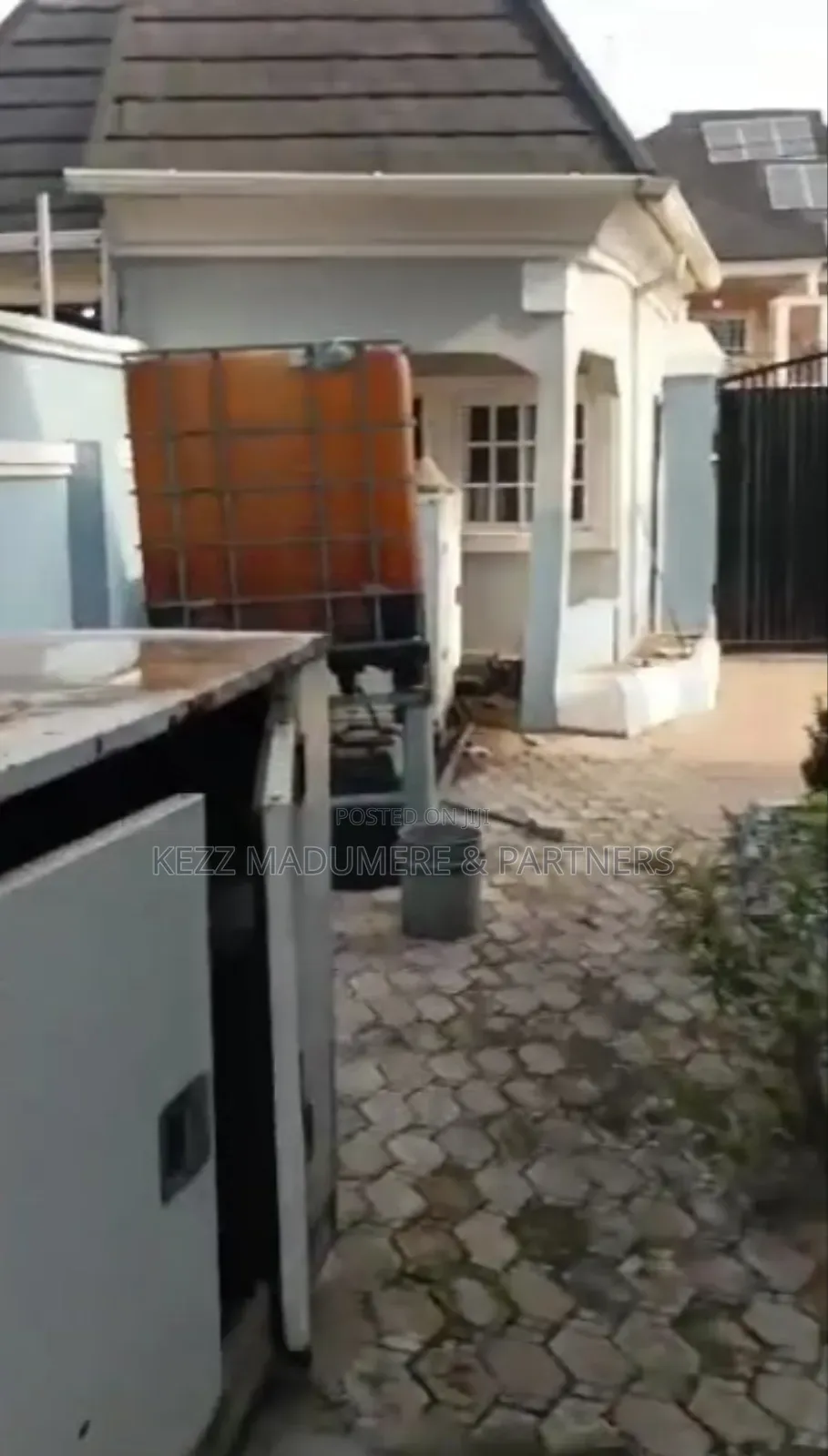 9bdrm Duplex in Imo Housing Estate for sale