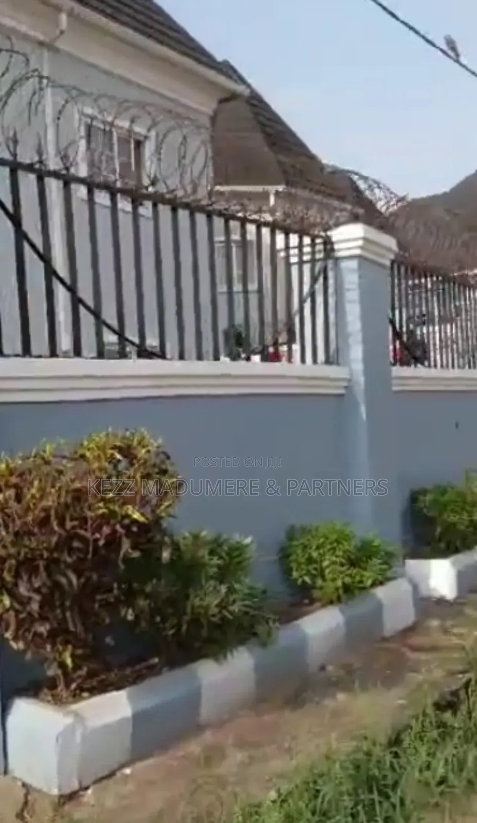 9bdrm Duplex in Imo Housing Estate for sale