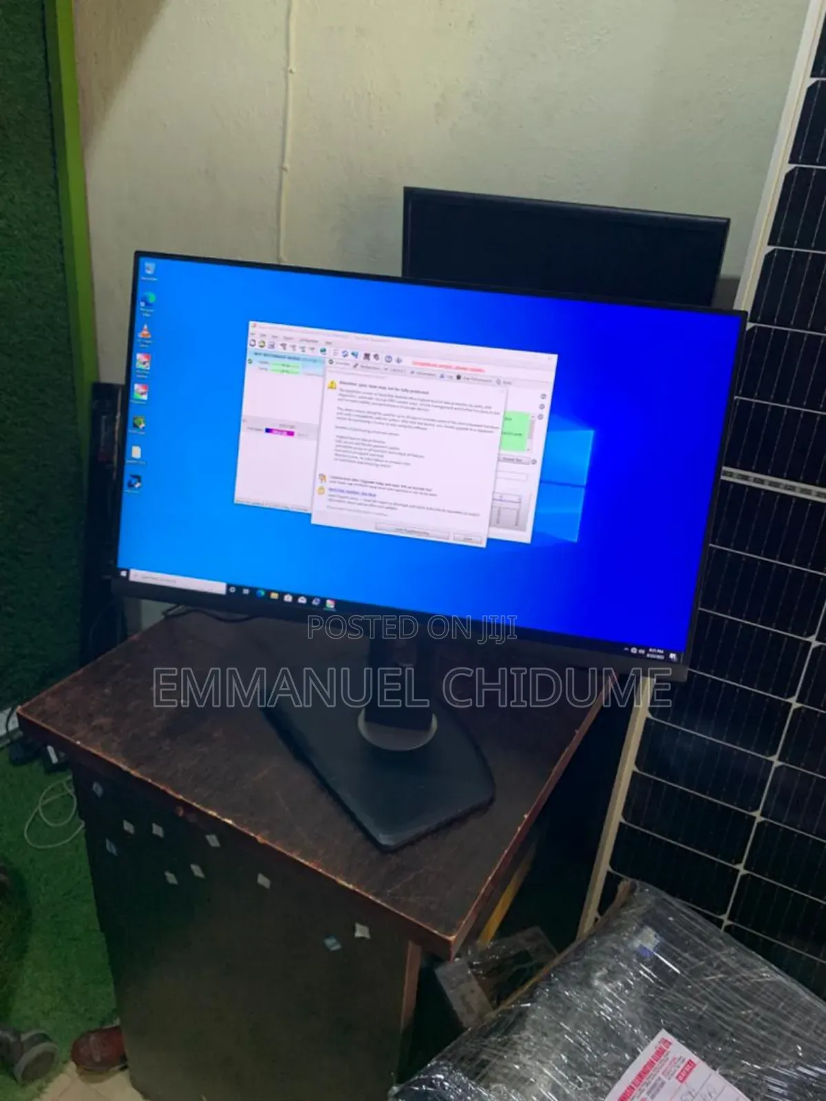 24 Inches Ips Dell Flameless Monitor