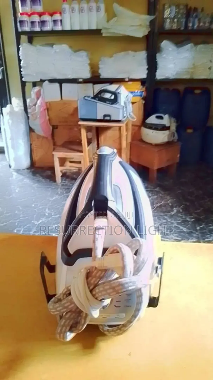 Powerful Bosch Industrial Steam Iron for Professionals
