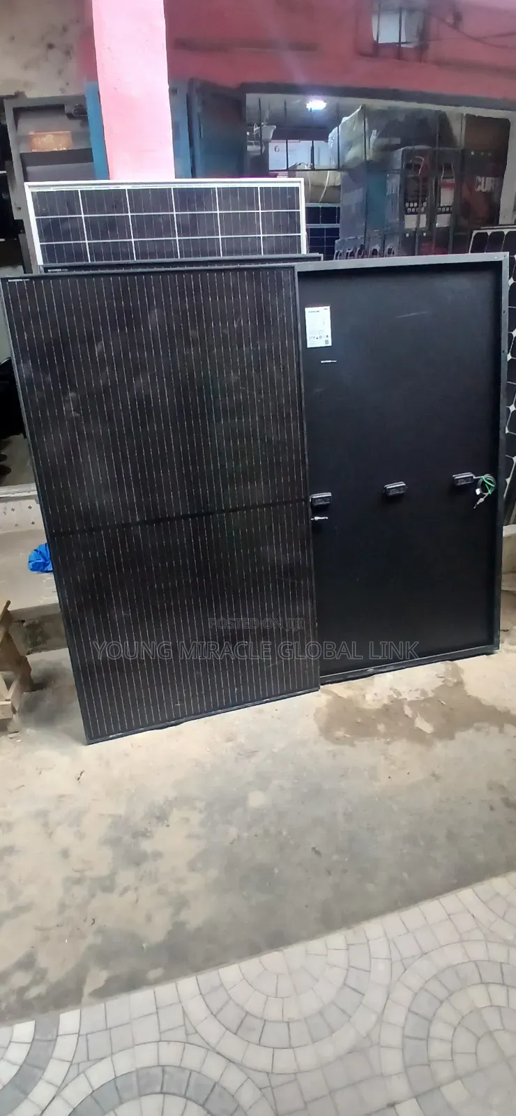 Brand New 450watts 120cells All Black Jinko Mono Solar Panel