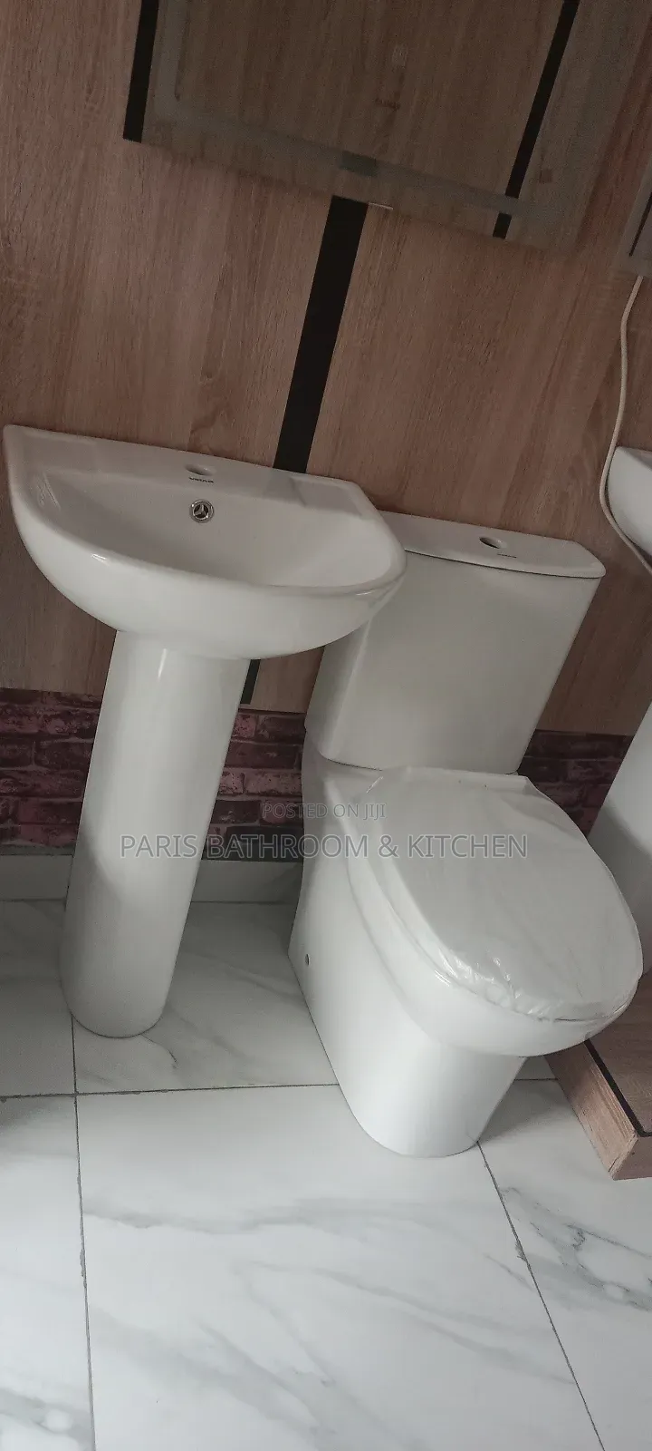 Water Closet Medium