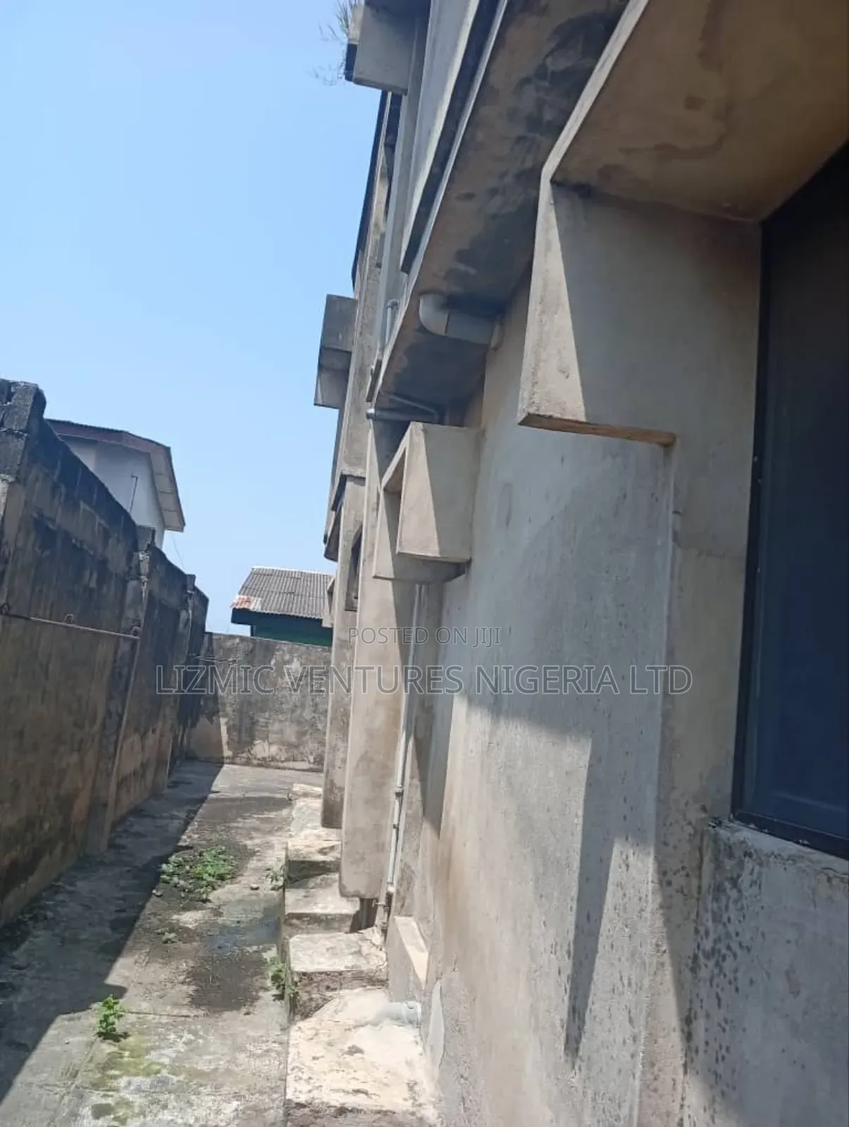 2bdrm Block of Flats in Ijegun for sale