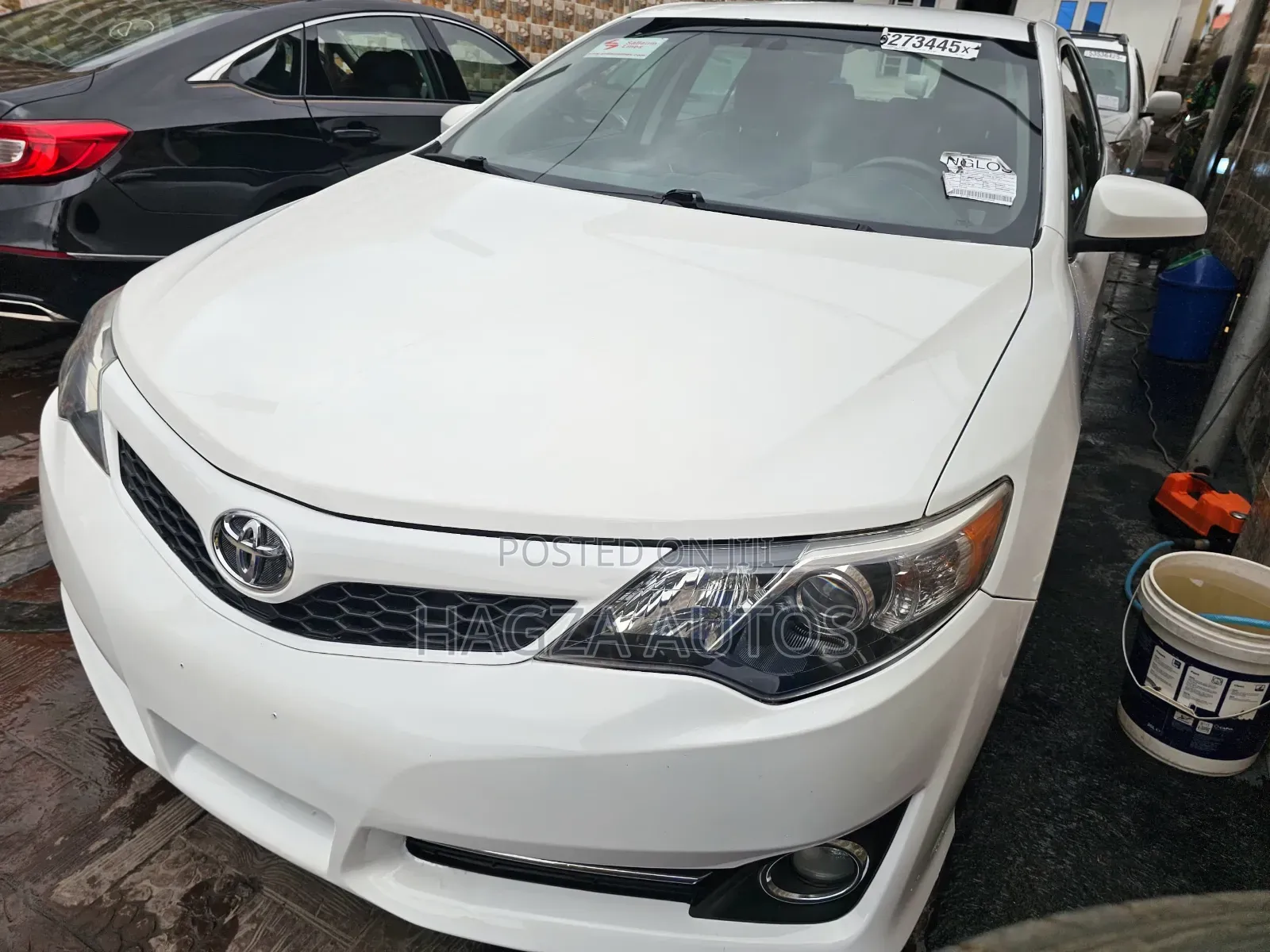 Toyota Camry SE 4dr Sedan (2.5L 4cyl 6A) 2013 White