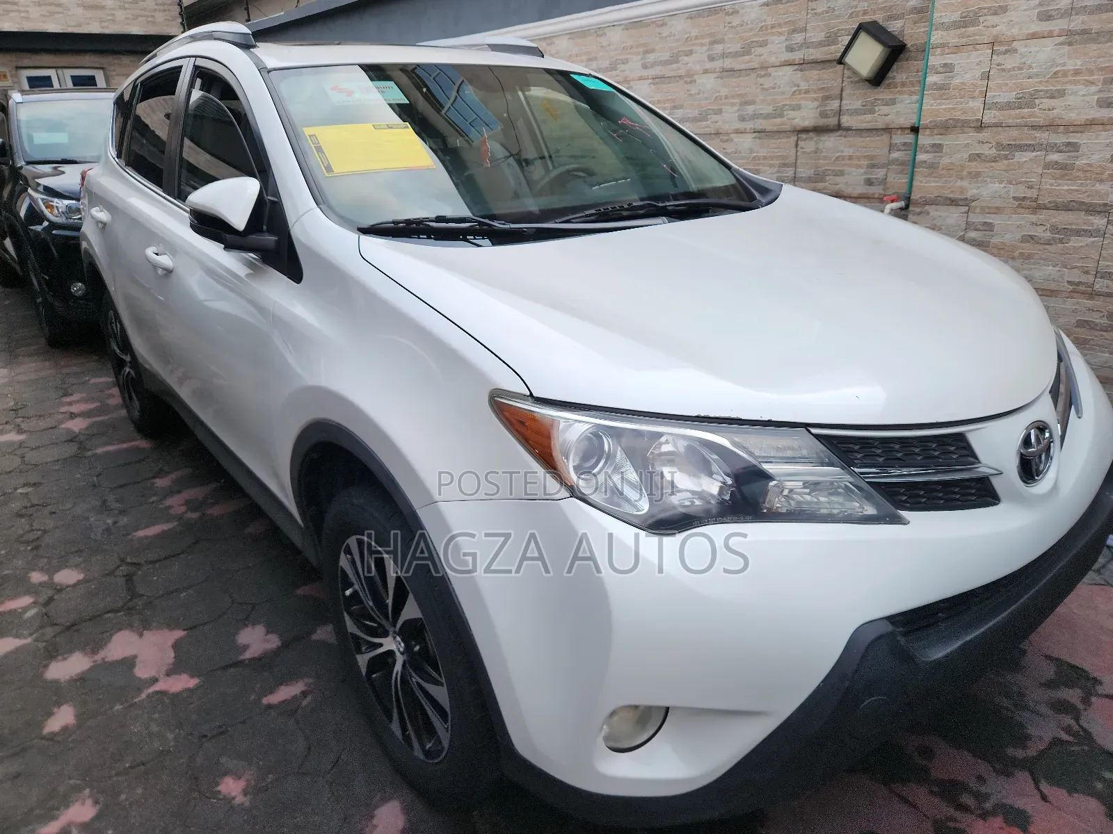 Toyota RAV4 Limited 4dr SUV AWD (2.5L 4cyl 6A) 2015 White