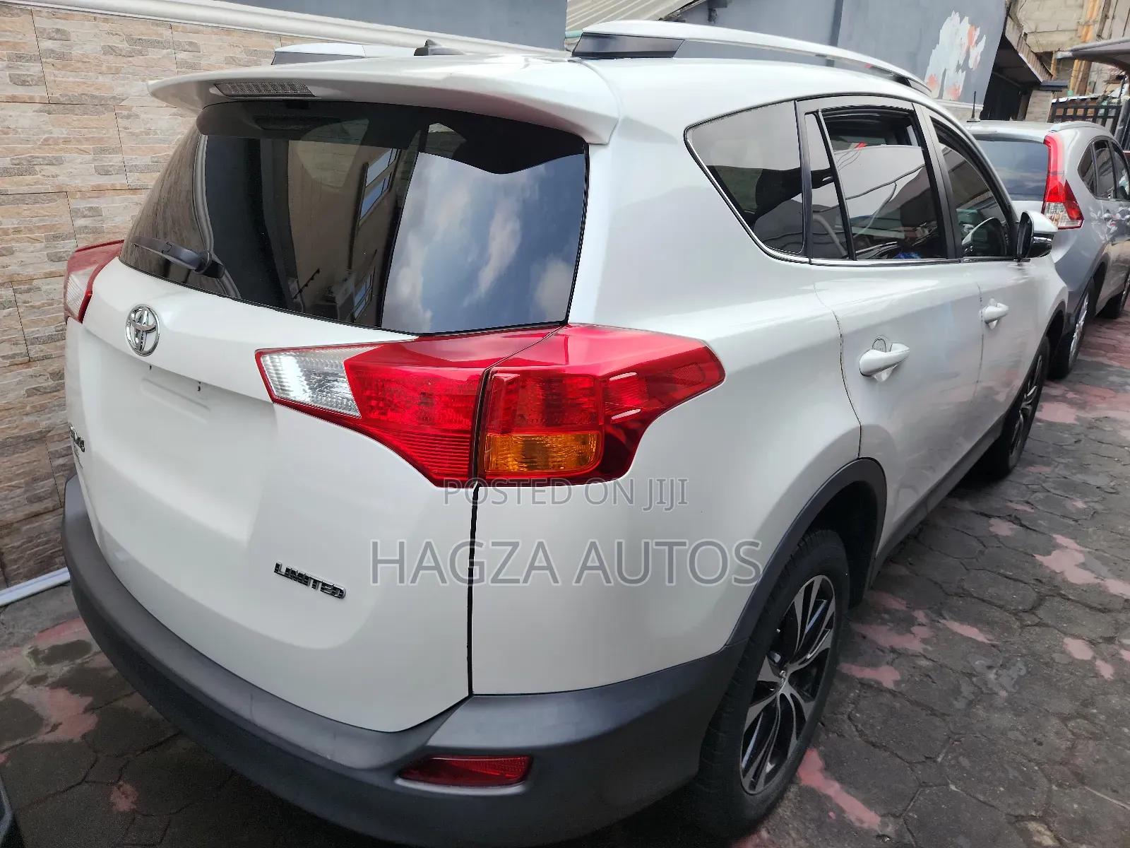 Toyota RAV4 Limited 4dr SUV AWD (2.5L 4cyl 6A) 2015 White