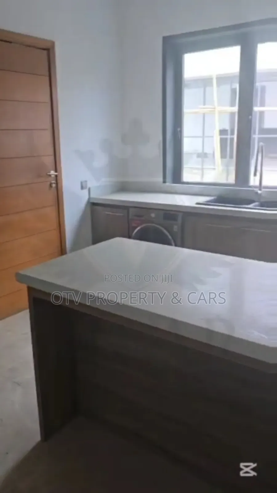 Furnished 5bdrm Duplex in Banana Island for sale