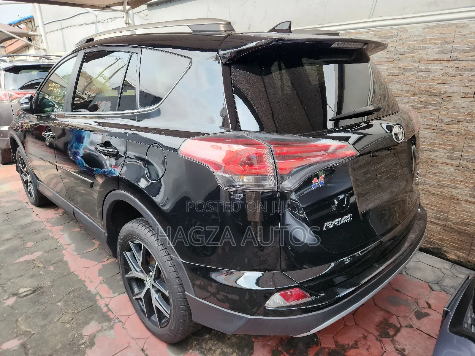 Toyota RAV4 SE AWD (2.5L 4cyl 6A) 2017 Black