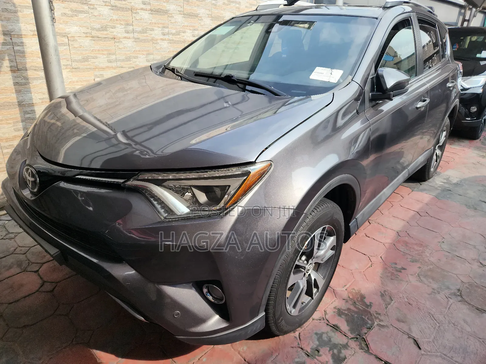 Toyota RAV4 XLE AWD (2.5L 4cyl 6A) 2016 Gray