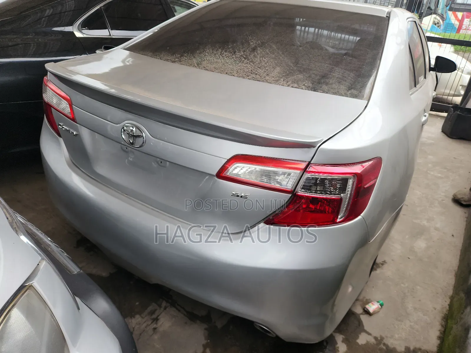 Toyota Camry SE 4dr Sedan (2.5L 4cyl 6A) 2013 Silver