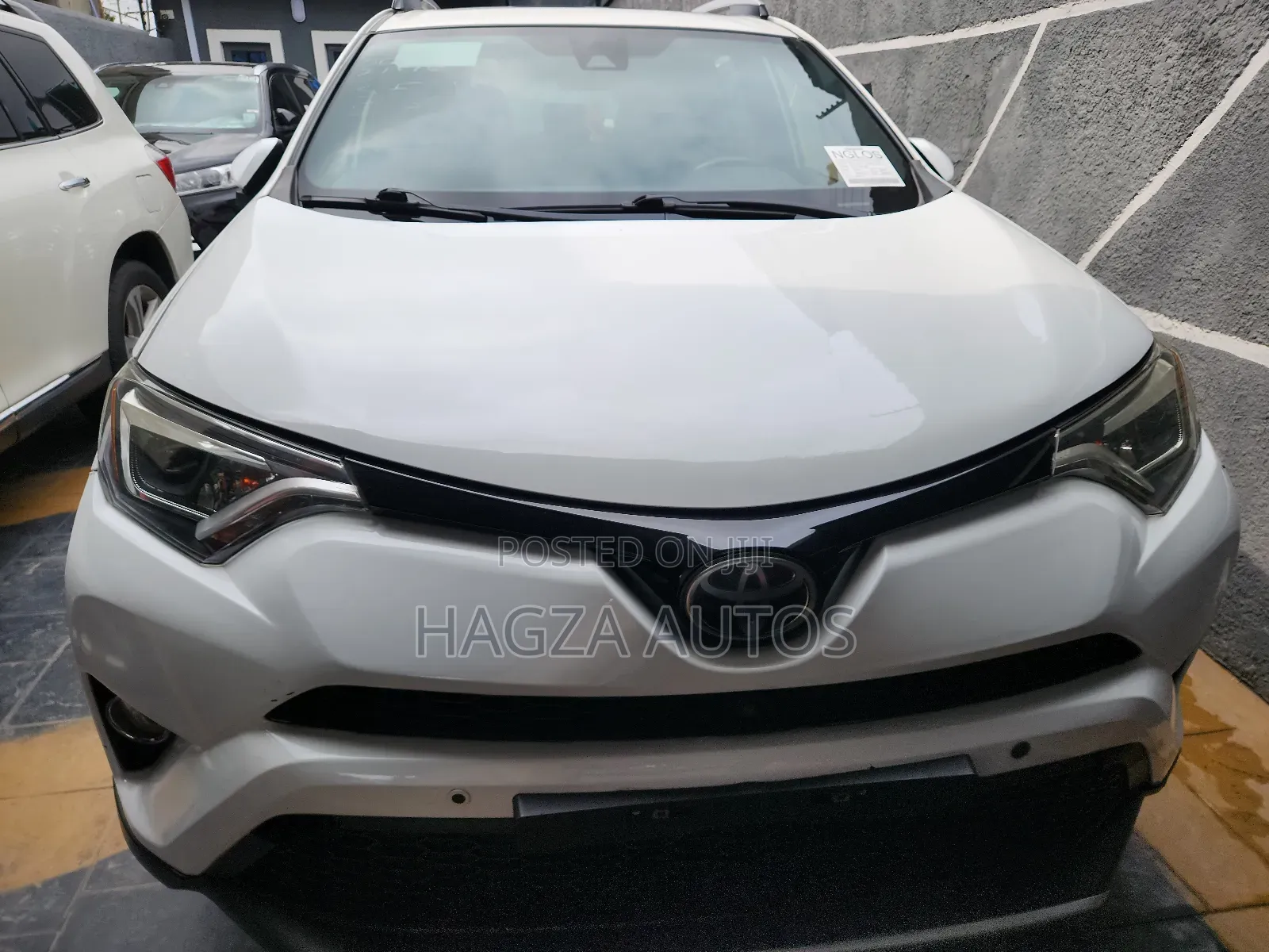Toyota RAV4 SE AWD (2.5L 4cyl 6A) 2016 White