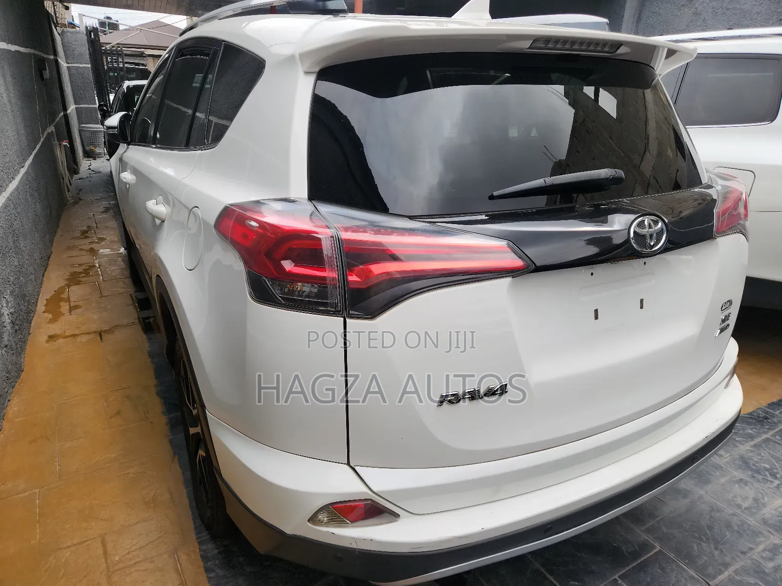 Toyota RAV4 SE AWD (2.5L 4cyl 6A) 2016 White