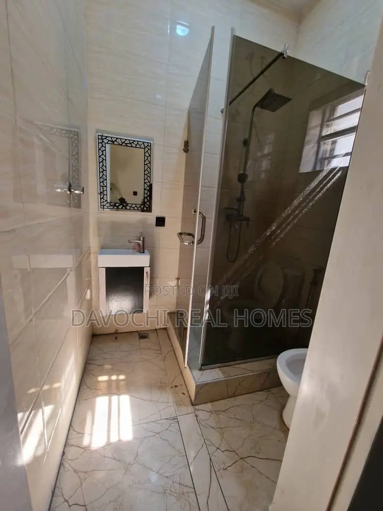 4bdrm Duplex in Osapa London for rent