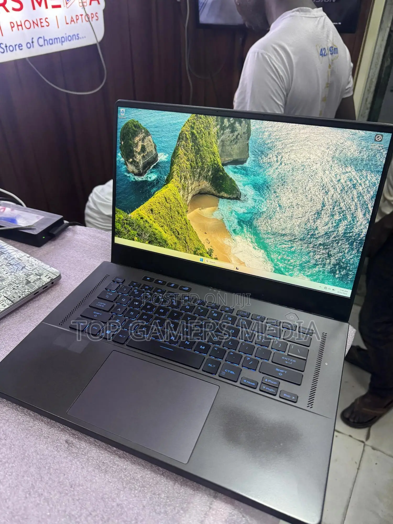 Laptop Asus ROG Zephyrus G15 16GB AMD Ryzen 9 SSD 1T
