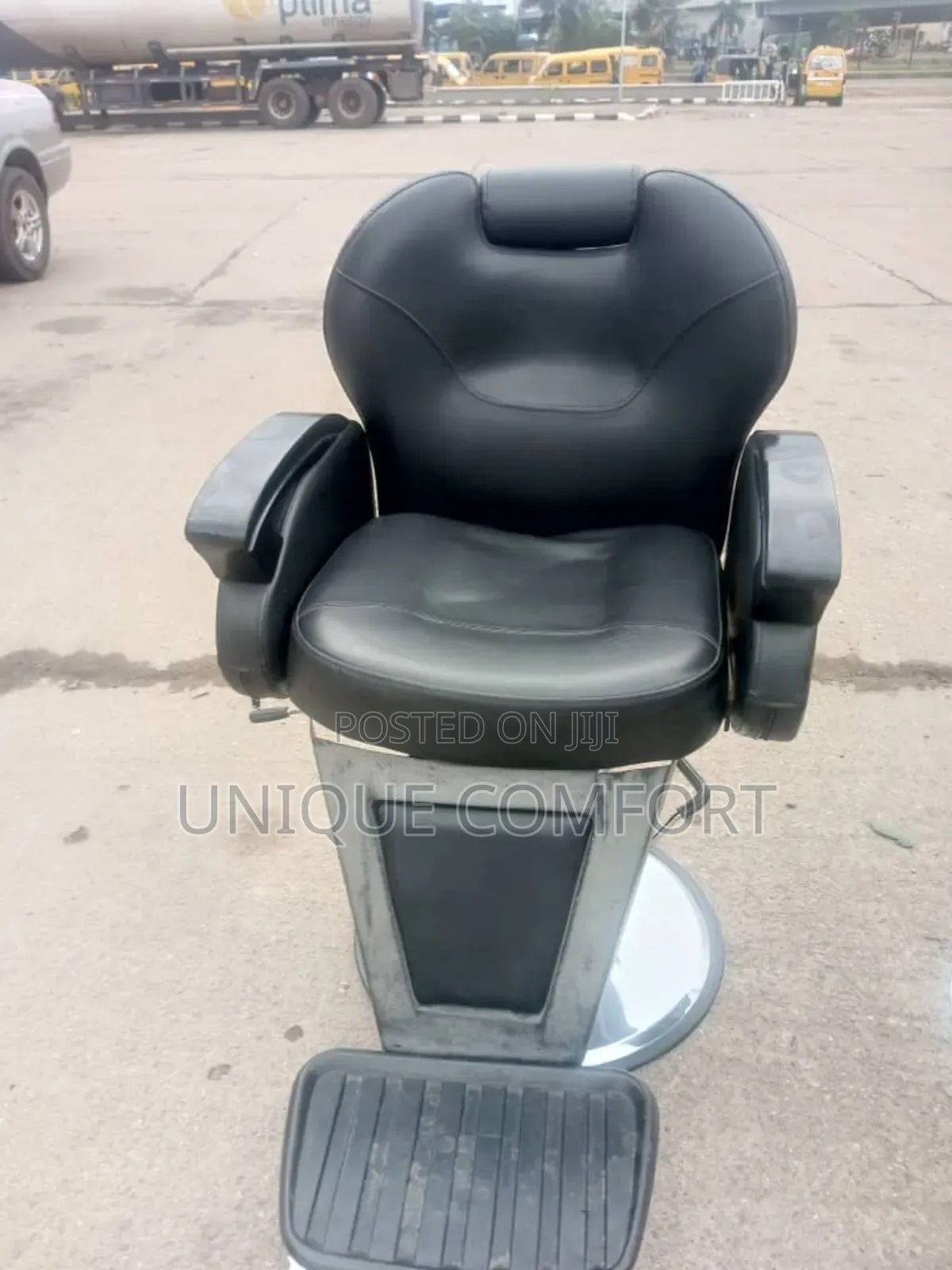 Executive Salon Rolling Recliner Barber Chair (Each)