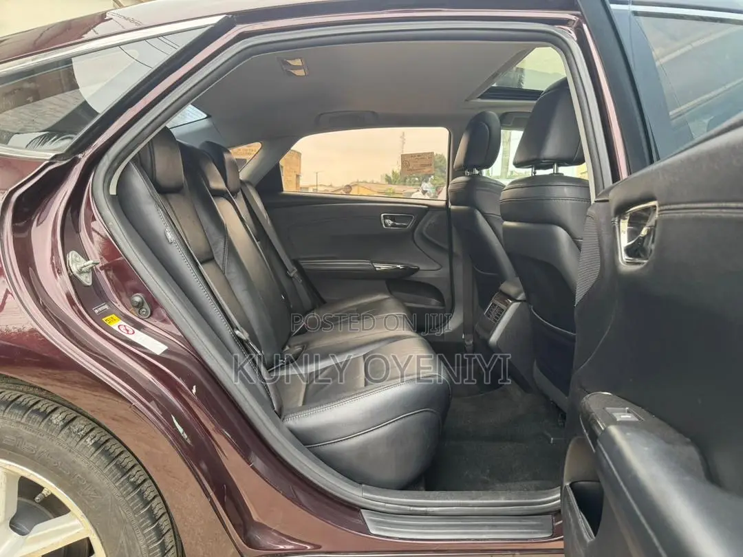 Toyota Avalon XLE Premium Sedan FWD (3.5L 6cyl 6A) 2013 Maroon