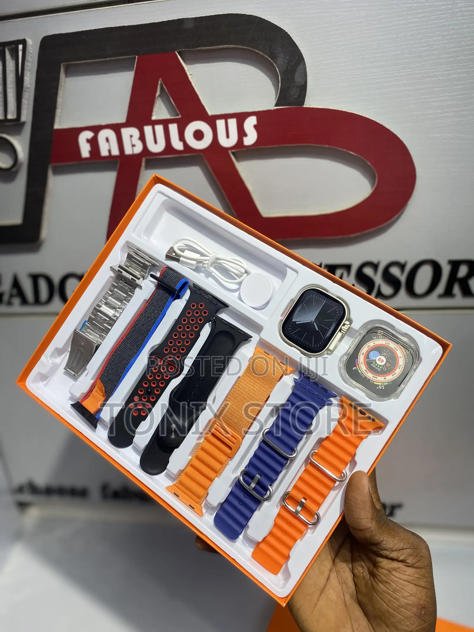 S100 Smartwatch With 7 Straps and Watch Case