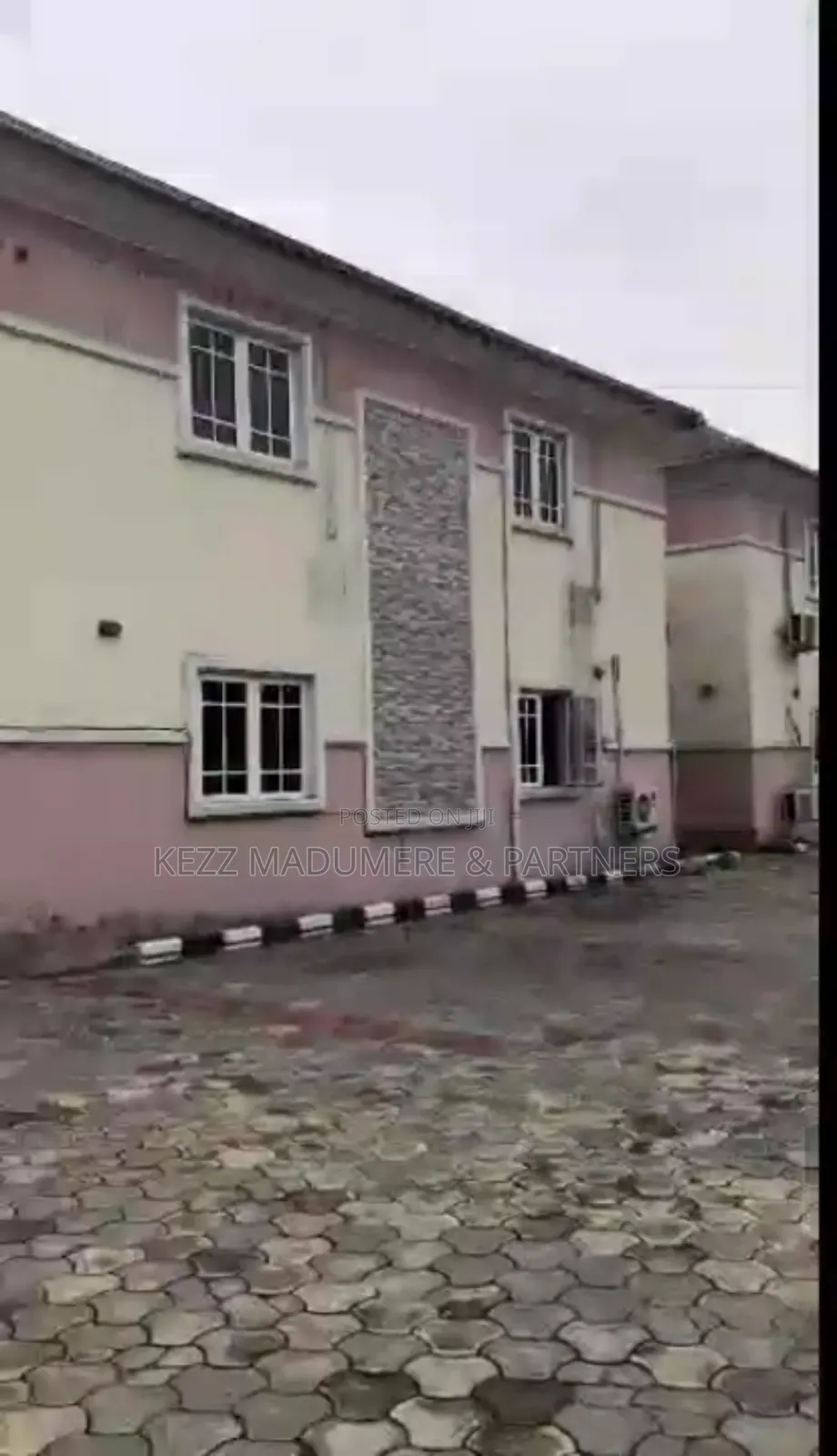 8bdrm Block of Flats in Woji , Port Harcourt for sale