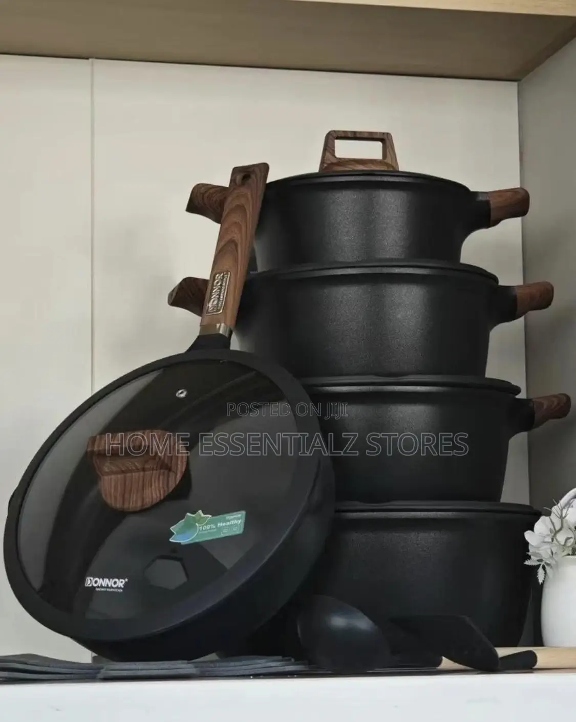 Donnor Set of Pots With Wooden Binaural Handle