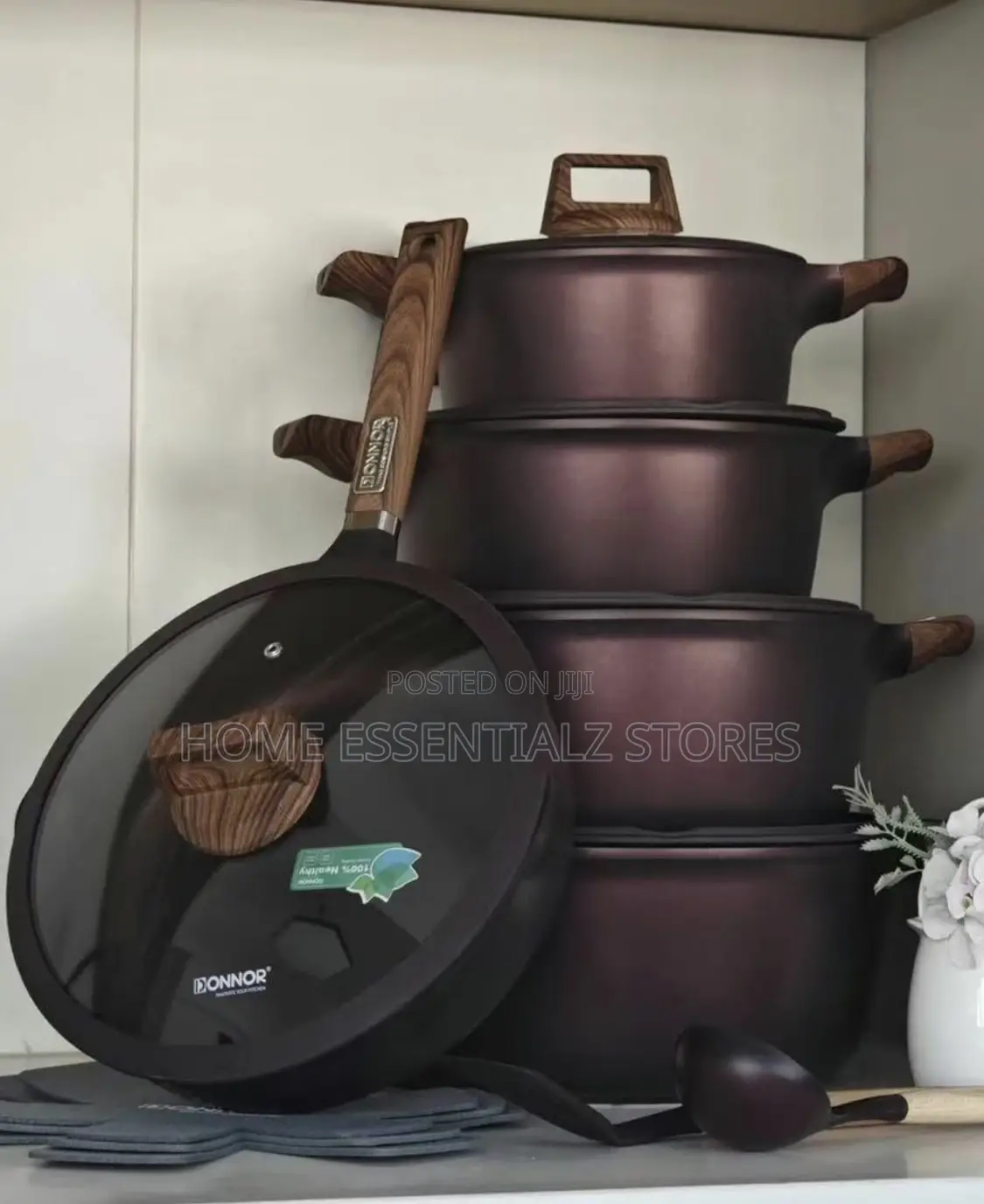 Donnor Set of Pots With Wooden Binaural Handle