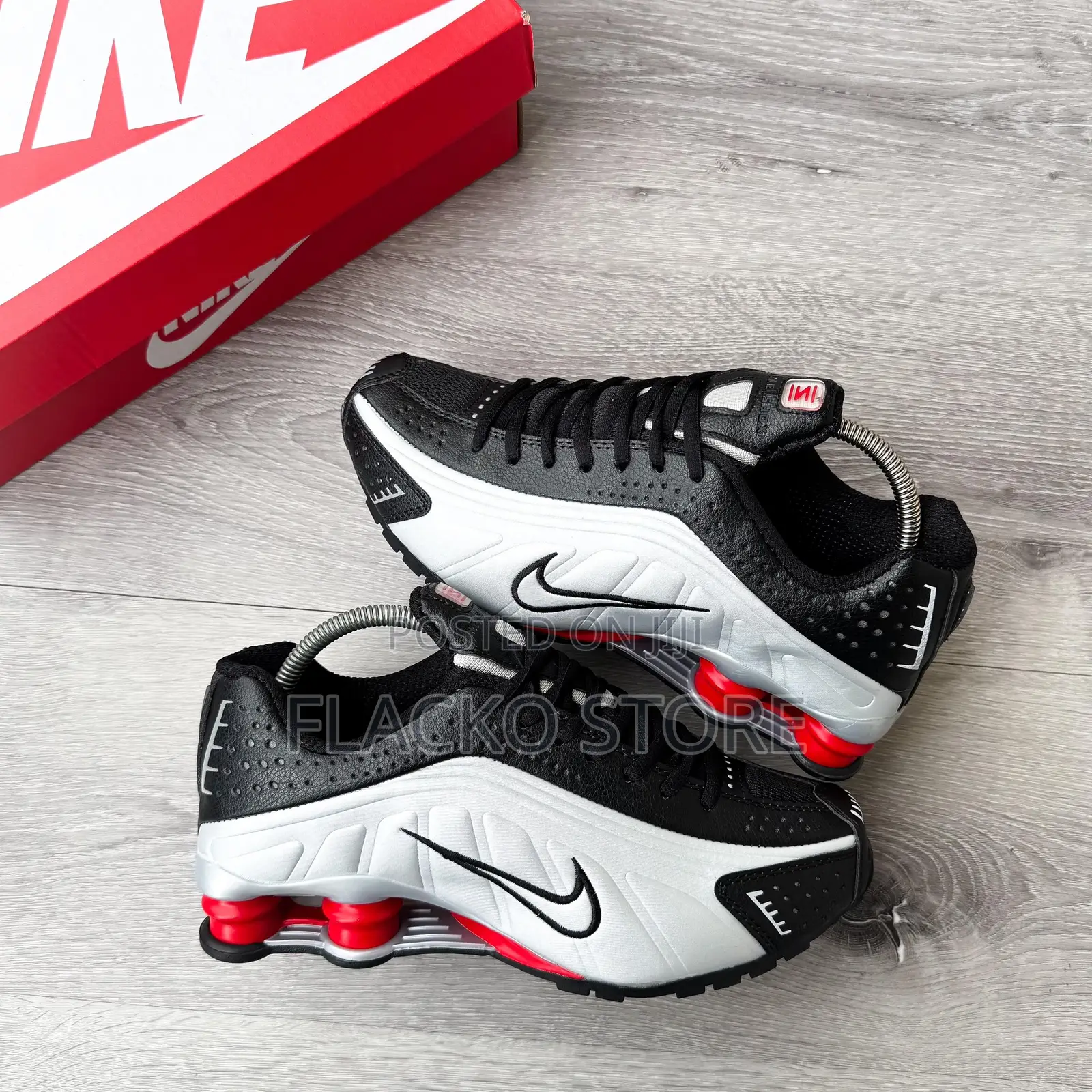 Original Nike Shox R4 Sneakers