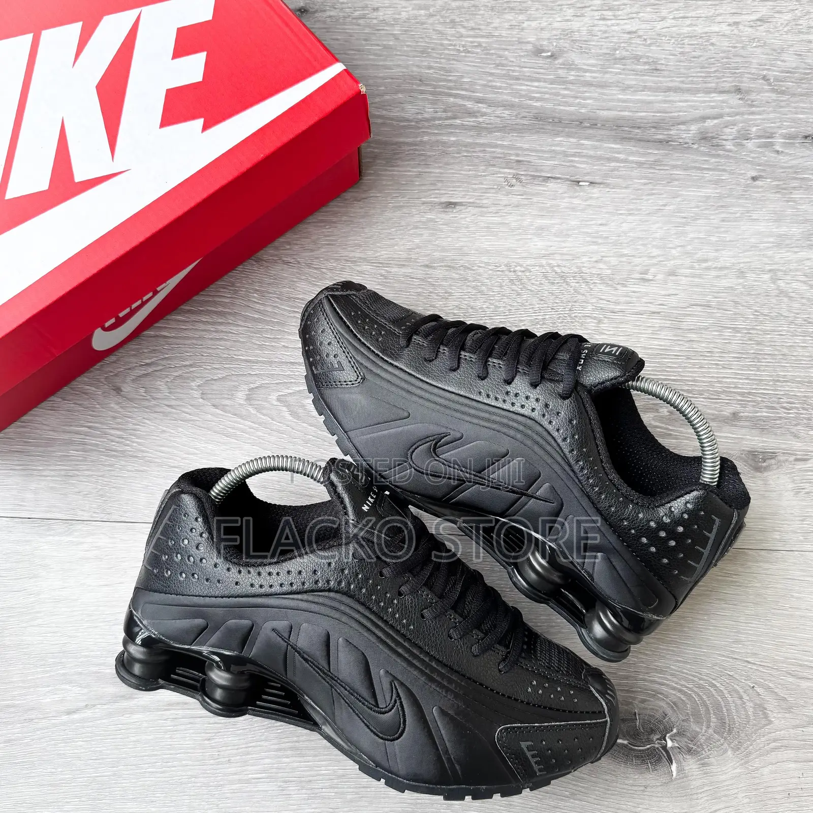 Original Nike Shox R4 Sneakers