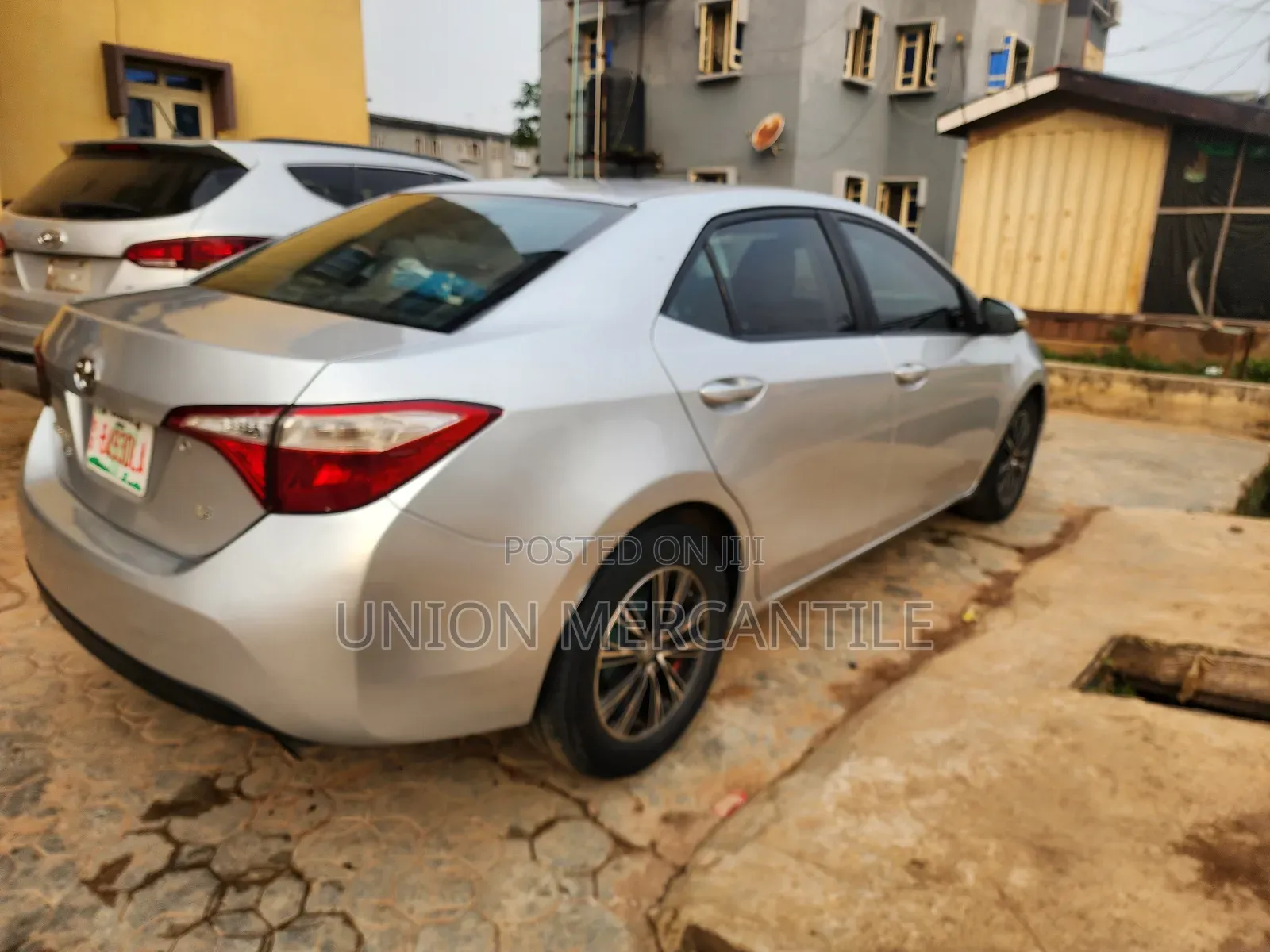 Toyota Corolla LE 4dr Sedan (1.8L 4cyl CVT) 2014 Silver