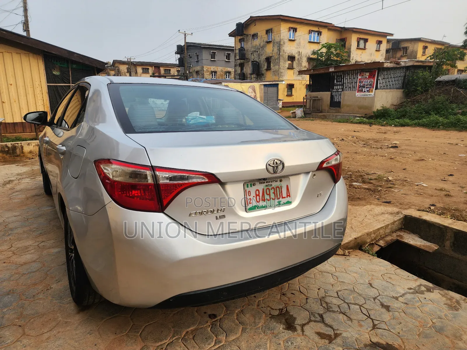 Toyota Corolla LE 4dr Sedan (1.8L 4cyl CVT) 2014 Silver